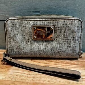 Michael Kors Jet Set Light Brown MK Logo Wallet Wristlet Zip Around *